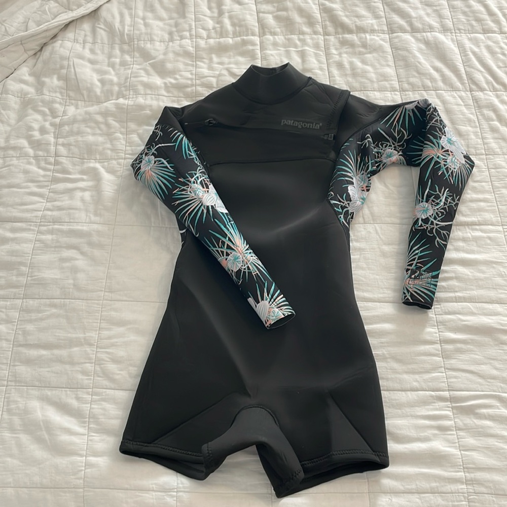Patagonia Yulex long sleeved shorty wetsuit- originally $300!